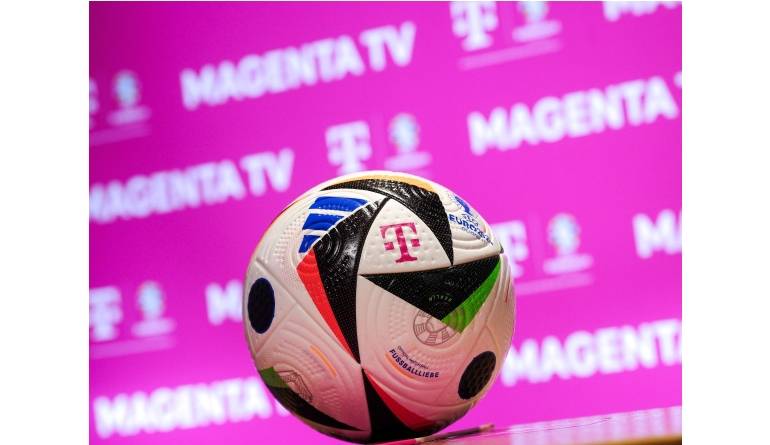 TV Fußball: MagentaTV zeigt alle Spiele der kommenden WM und EM - News, Bild 1